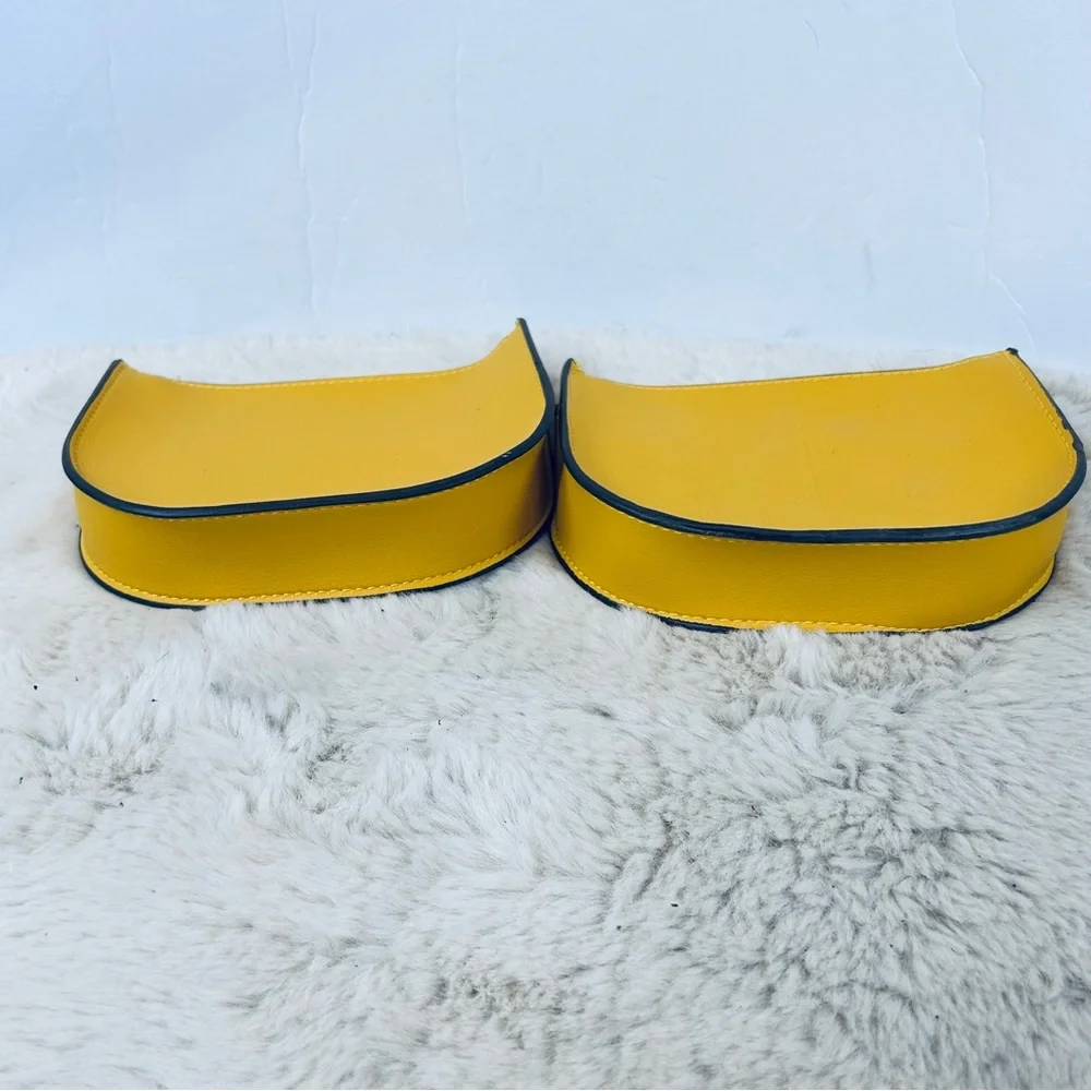 NWOT Elizabeth Arden Mustard Cosmetic Bag Duo‎